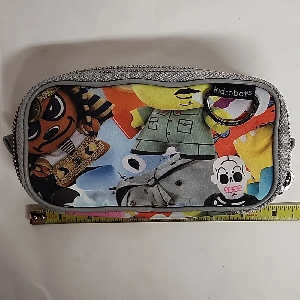 Kidrobot Vintage Rare Y2K Multicolor Pile Up Print Robot Amazing Zip Bag